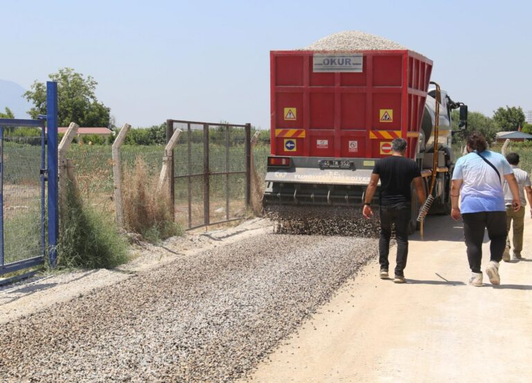 Turgutlu Belediyesi Asfalt Çalışmalarına Devam Ediyor Turgutlu Belediyesi Asfalt Çalışmalarına Devam Ediyor