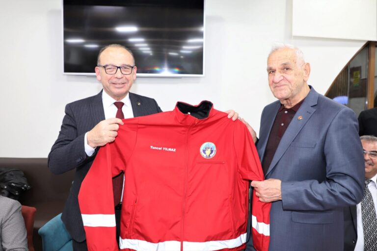 Başkan Çetin Akın Gazeteciler ile Buluştu Başkan Çetin Akın Gazeteciler ile Buluştu
