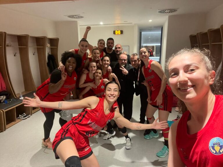 İstanbul Deplasmanının Galibi Turgutlu Belediyespor Oldu: 45-53 İstanbul Deplasmanının Galibi Turgutlu Belediyespor Oldu: 45-53