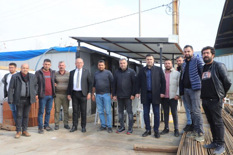 Turgutlu Yatırımlarla Güçleniyor, Sanayi Çarşısı’nda Kolonlar Yükseliyor Turgutlu Yatırımlarla Güçleniyor, Sanayi Çarşısı’nda Kolonlar Yükseliyor