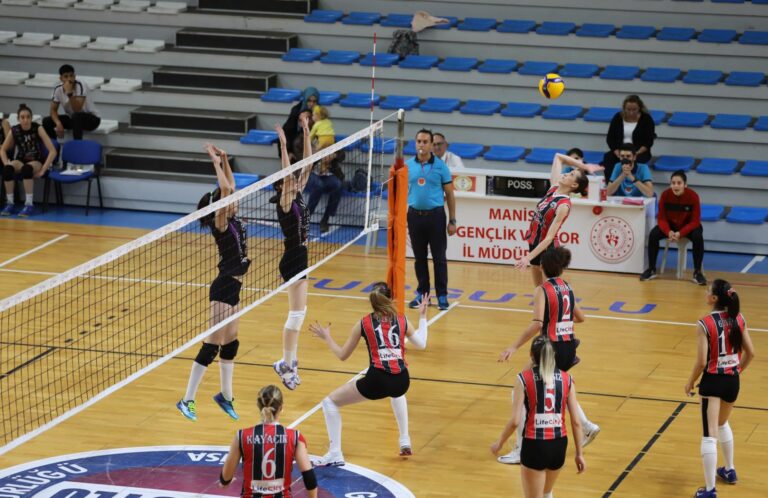 Turgutlu Belediyespor Kadın Voleybol Takımı Play Off İçin Sahada