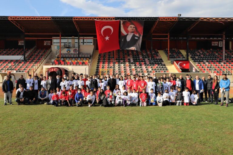 Turgutlu’da Gençler Atatürk İçin Koştu Turgutlu’da Gençler Atatürk İçin Koştu