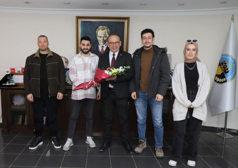 Başkan Çetin Akın’a Ataması Yapılmayan Öğretmenlerden Teşekkür Başkan Çetin Akın’a Ataması Yapılmayan Öğretmenlerden Teşekkür