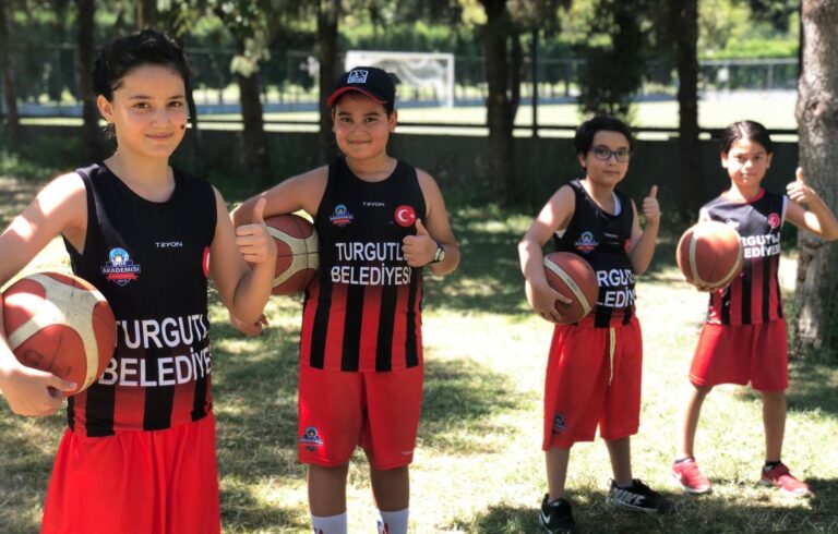 Yaz Spor Etkinlikleriyle Çocuklar Sporla Büyüyor Yaz Spor Etkinlikleriyle Çocuklar Sporla Büyüyor