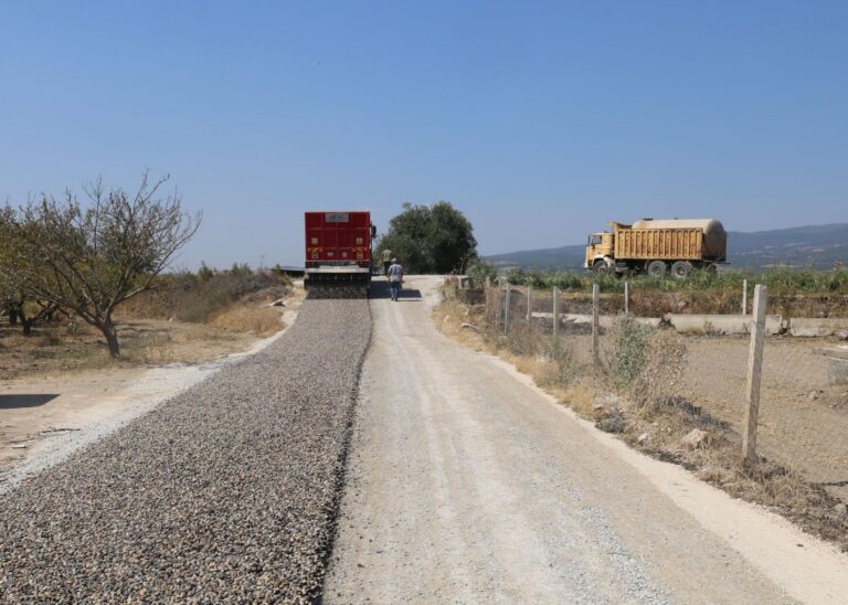 Turgutlu Belediyesi Çalışıyor, Yollar Yenileniyor Turgutlu Belediyesi Çalışıyor, Yollar Yenileniyor