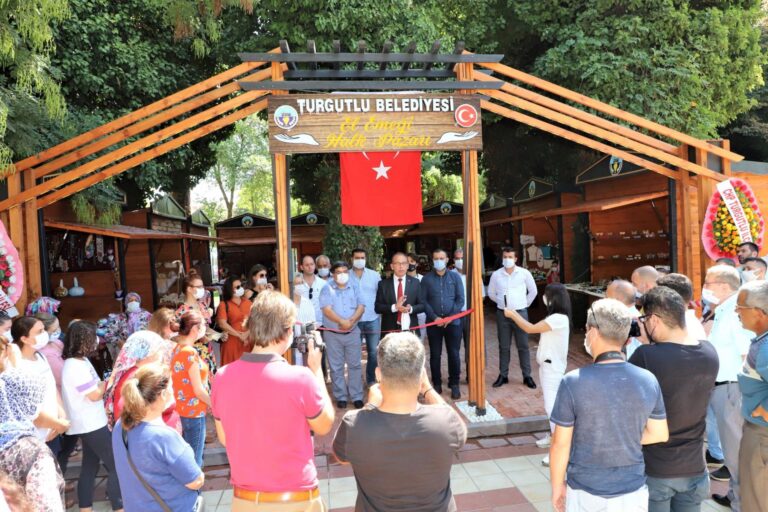 Turgutlu Belediyesi El Emeği Halk Pazarı Açıldı