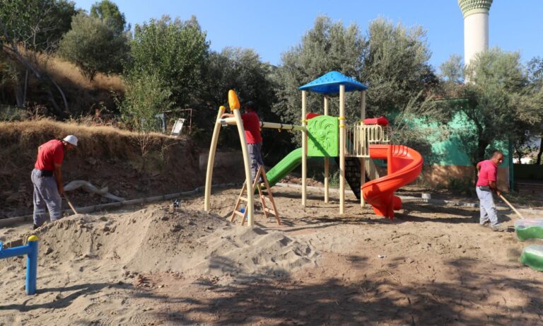 Turgutlu Belediyesinden Akçapınar Mahallesine Yeni Çocuk Oyun Alanı Turgutlu Belediyesinden Akçapınar Mahallesine Yeni Çocuk Oyun Alanı