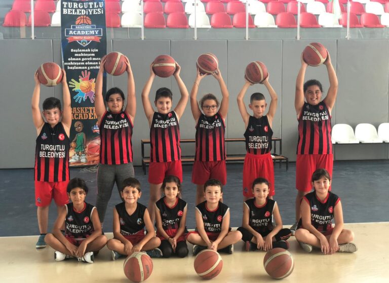 Turgutlu Belediyesi Basketbol Akademi İle Çocuklar İçin Basketbol Zamanı Turgutlu Belediyesi Basketbol Akademi İle Çocuklar İçin Basketbol Zamanı
