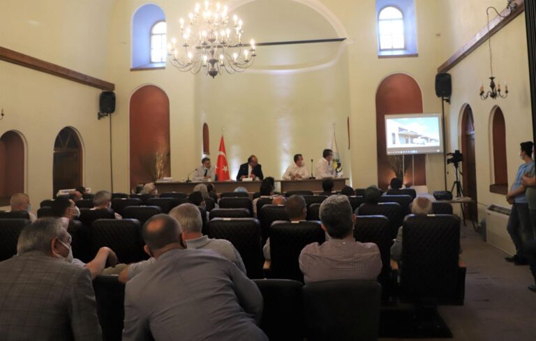 Çetin Akın Meclis Toplantısında Başlayacak Projeleri Açıkladı Çetin Akın Meclis Toplantısında Başlayacak Projeleri Açıkladı
