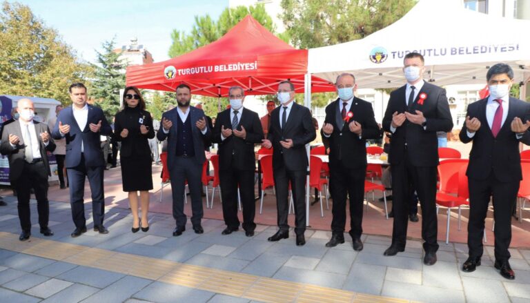 Turgutlu Belediyesi Ulu Önder Atatürk ve Silah Arkadaşları İçin Mevlid-i Şerif Okuttu Turgutlu Belediyesi Ulu Önder Atatürk ve Silah Arkadaşları İçin Mevlid-i Şerif Okuttu