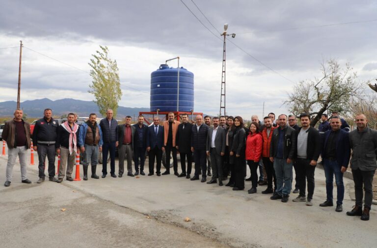 Turgutlu Belediyesi Beşinci Su Dolum İstasyonunu Namazgah Mevkiine Kurdu Turgutlu Belediyesi Beşinci Su Dolum İstasyonunu Namazgah Mevkiine Kurdu