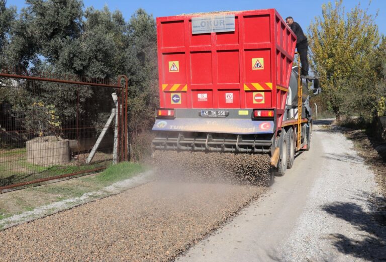 Turgutlu Belediyesinin Yol Çalışmaları Hız Kesmeden Sürüyor Turgutlu Belediyesinin Yol Çalışmaları Hız Kesmeden Sürüyor