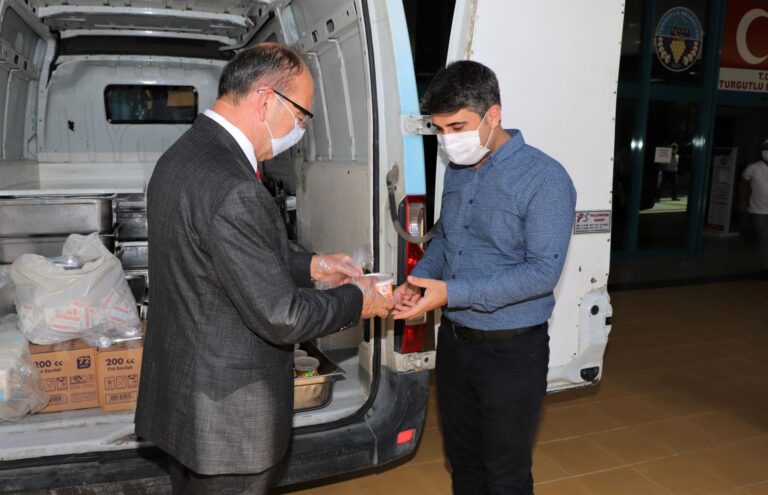 Turgutlu Belediyesinden Aşure Hayrı Turgutlu Belediyesinden Aşure Hayrı