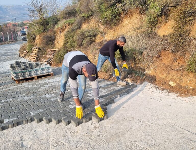 Turgutlu Belediyesi Ekipleri Kırsal Mahallelerde Çalışmalarına Devam Ediyor Turgutlu Belediyesi Ekipleri Kırsal Mahallelerde Çalışmalarına Devam Ediyor