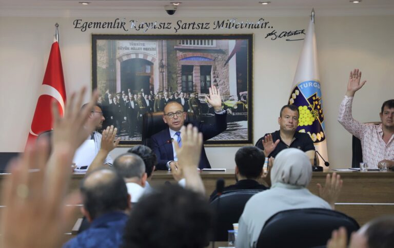 Turgutlu Belediyesi Meclisinde 13 Madde Karara Bağlandı Turgutlu Belediyesi Meclisinde 13 Madde Karara Bağlandı