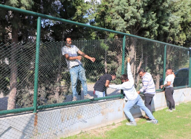 Irlamaz Rekreasyon Alanı’nda Tel Örgüler Yenileniyor Irlamaz Rekreasyon Alanı’nda Tel Örgüler Yenileniyor