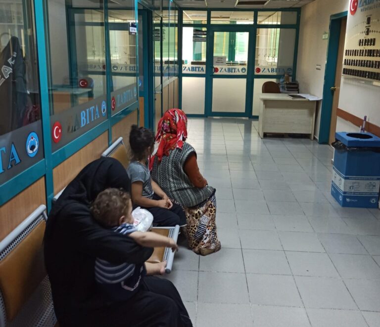 Turgutlu Belediyesi Zabıtası’ndan Dilenci Operasyonu Turgutlu Belediyesi Zabıtası’ndan Dilenci Operasyonu