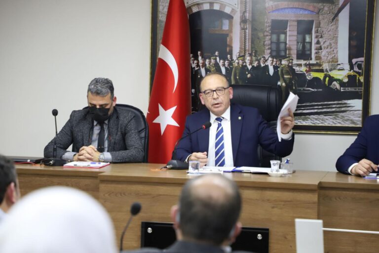 Başkan Çetin Akın: “Çamur atmalarla siyaset yapılamaz” Başkan Çetin Akın: “Çamur atmalarla siyaset yapılamaz”