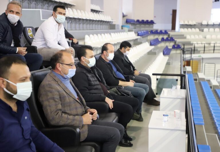 Turgutlu Belediyesi Namağlup Liderden Puanı Kopardı Turgutlu Belediyesi Namağlup Liderden Puanı Kopardı