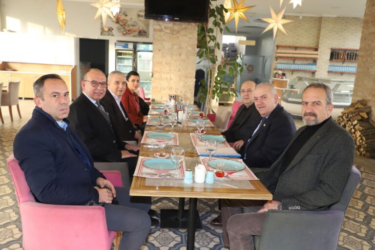 TOSB’yi Ziyaret Eden Başkan Çetin Akın: “Kendi ayakları üzerinde durabilen bir Organize Sanayi Bölgesi oluşturduk” TOSB’yi Ziyaret Eden Başkan Çetin Akın: “Kendi ayakları üzerinde durabilen bir Organize Sanayi Bölgesi oluşturduk”