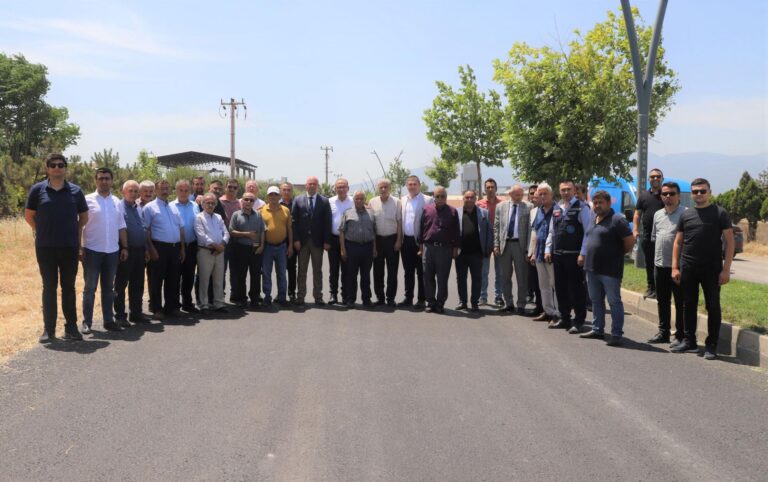 Başkan Çetin Akın ve Manisa Büyükşehir Belediyesi Genel Sekreter Yardımcısından İnceleme Turu Başkan Çetin Akın ve Manisa Büyükşehir Belediyesi Genel Sekreter Yardımcısından İnceleme Turu