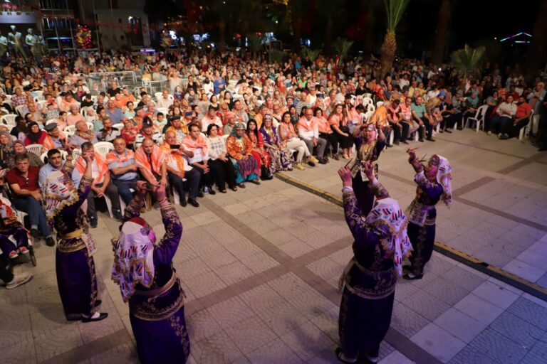 Yörük ve Selendi Kültürleri Doyasıya Yaşandı Yörük ve Selendi Kültürleri Doyasıya Yaşandı