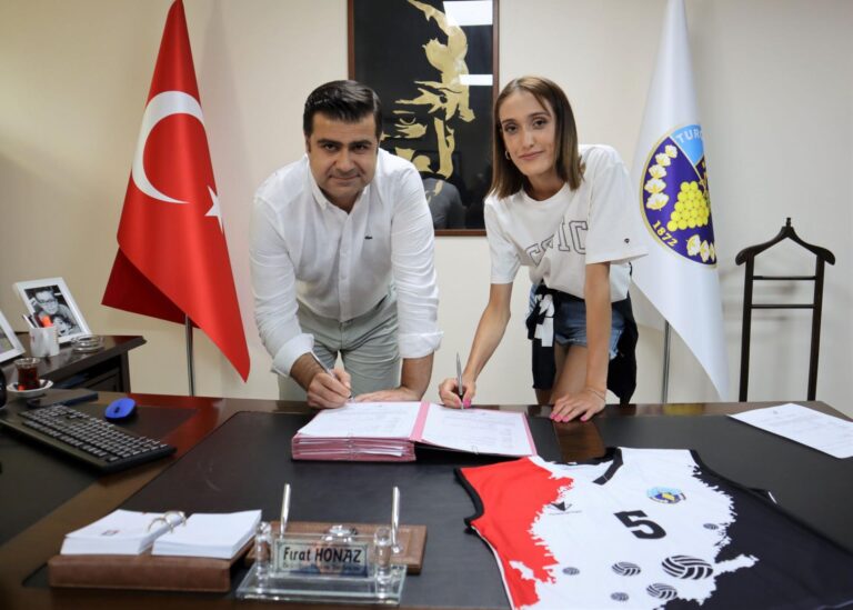 Selinay Akçin Turgutlu Belediyespor’da Selinay Akçin Turgutlu Belediyespor’da