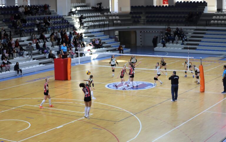 Turgutlu Belediyespor Kadın Voleybol Takımı’nın Rakibi Rota Koleji Turgutlu Belediyespor Kadın Voleybol Takımı’nın Rakibi Rota Koleji