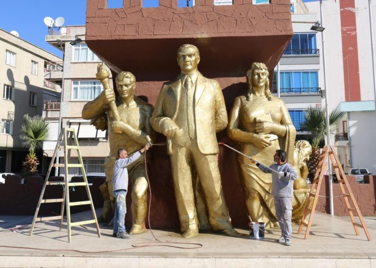 Turgutlu, Cumhuriyet Bayramı’na Hazırlanıyor Turgutlu, Cumhuriyet Bayramı’na Hazırlanıyor