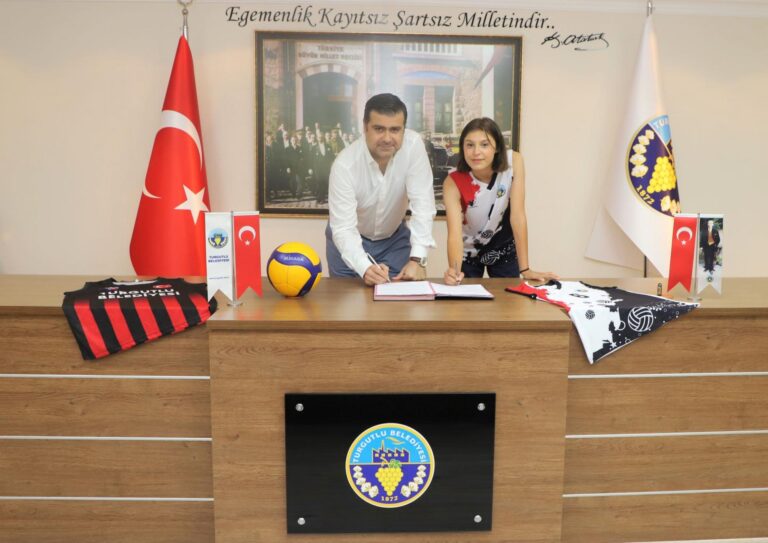 Turgutlu Belediyespor Voleybol’da Altyapıdan Bir İmza Daha Turgutlu Belediyespor Voleybol’da Altyapıdan Bir İmza Daha