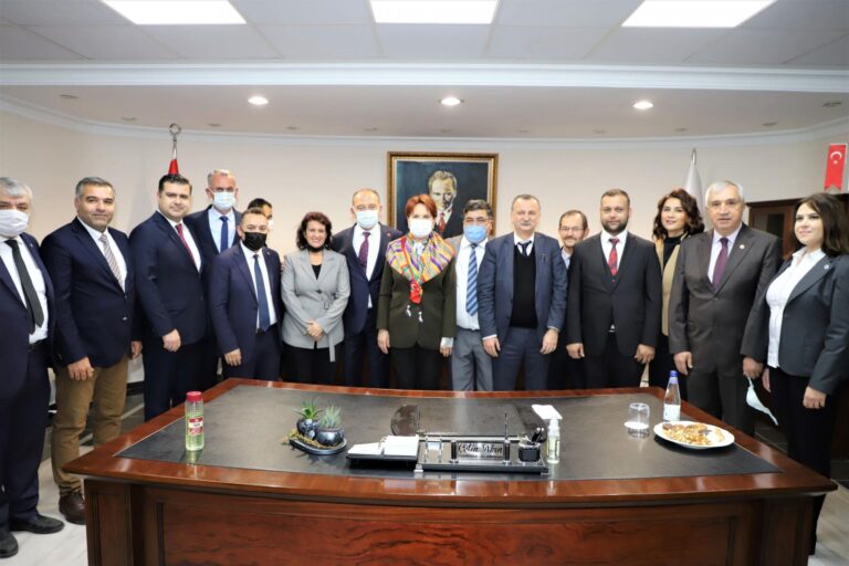 İYİ Parti Genel Başkanı Meral Akşener’den Turgutlu Çıkarması İYİ Parti Genel Başkanı Meral Akşener’den Turgutlu Çıkarması