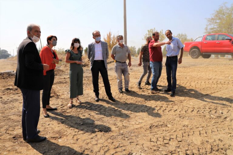 Başkan Çetin Akın Setüstü Sokak’ta İncelemelerde Bulundu Başkan Çetin Akın Setüstü Sokak’ta İncelemelerde Bulundu