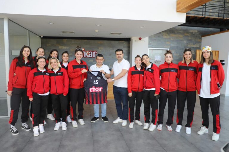Turgutlu Belediyespor Kadın Basketbol Takımından Efkar Et Kombinasına Ziyaret Turgutlu Belediyespor Kadın Basketbol Takımından Efkar Et Kombinasına Ziyaret