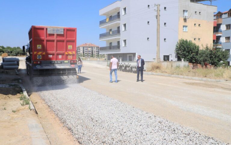 Turgutlu Belediyesi Asfalt Çalışmalarına Devam Ediyor Turgutlu Belediyesi Asfalt Çalışmalarına Devam Ediyor