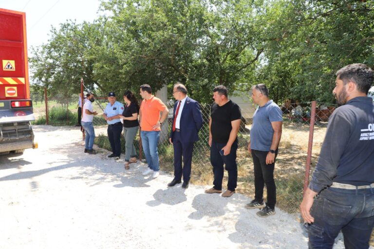 Bostanlık Mevkisinde Asfaltlama Çalışmaları Başladı Bostanlık Mevkisinde Asfaltlama Çalışmaları Başladı