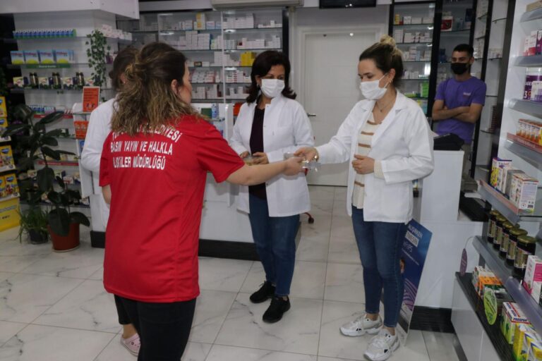Turgutlu Belediyesinden Kadir Gecesi’nde Helva İkramı Turgutlu Belediyesinden Kadir Gecesi’nde Helva İkramı