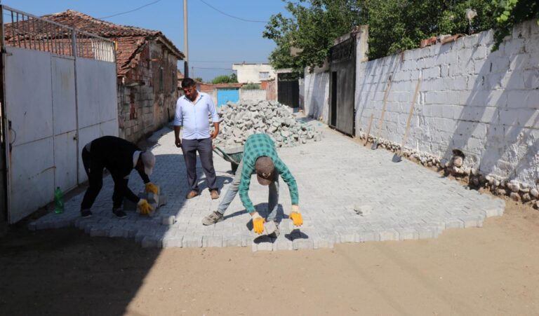 Turgutlu Belediyesi Ekipleri Merkez ve Kırsal Mahallelere Hizmete Devam Ediyor