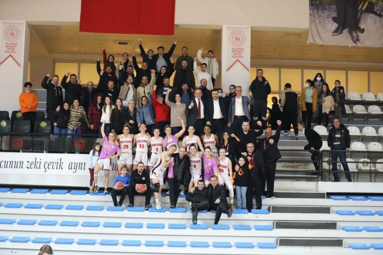 Turgutlu Belediyespor Kadın Basketbol Takımı Play Off Biletini Aldı Turgutlu Belediyespor Kadın Basketbol Takımı Play Off Biletini Aldı
