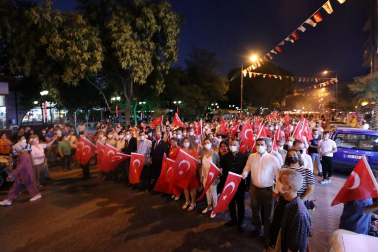 Turgutlu’da Muhteşem Zafer Coşkusu Turgutlu’da Muhteşem Zafer Coşkusu