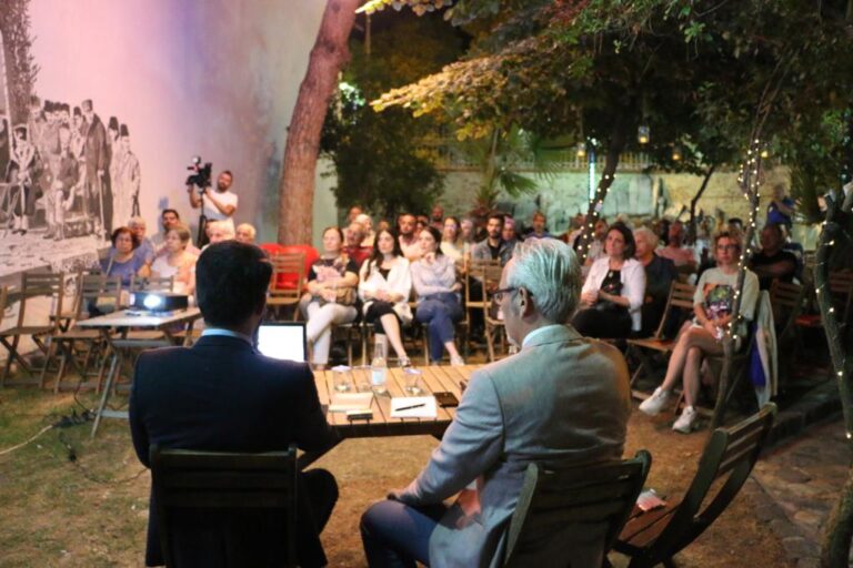 Müze Sohbetlerinde Turgutlu’nun Kaybolan Mezarlıkları Konuşuldu Müze Sohbetlerinde Turgutlu’nun Kaybolan Mezarlıkları Konuşuldu