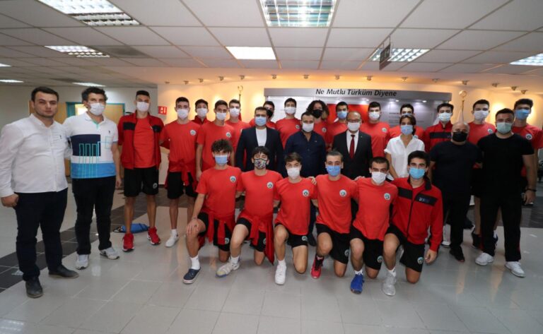 Turgutlu Belediyesi Erkek Voleybol Takımı 2. Ligde İlk Maçına Çıkıyor