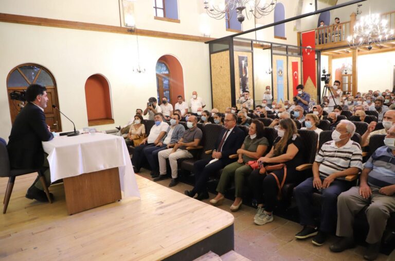 Levent Gültekin Turgutlulu Okurlarıyla Buluştu Levent Gültekin Turgutlulu Okurlarıyla Buluştu