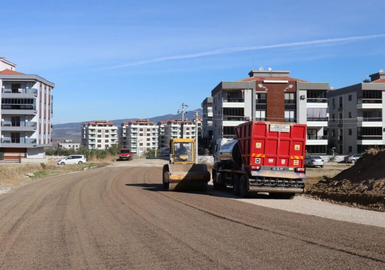 Turgutlu Belediyesinden Karadut Sokağa 2600 m2 Asfalt Turgutlu Belediyesinden Karadut Sokağa 2600 m2 Asfalt
