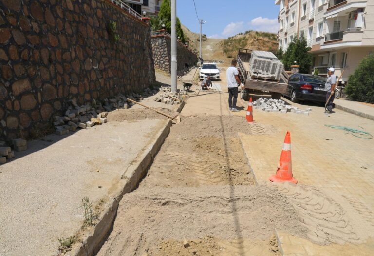 Turgutlu Belediyesi Tamiratlara Devam Ediyor Turgutlu Belediyesi Tamiratlara Devam Ediyor
