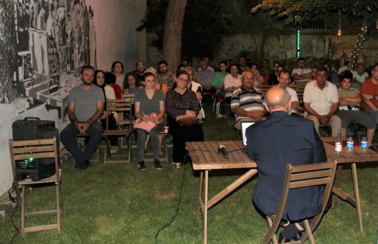 Müze Sohbetlerinde Hz. Mevlana ve Mesnevi Konuşuldu Müze Sohbetlerinde Hz. Mevlana ve Mesnevi Konuşuldu