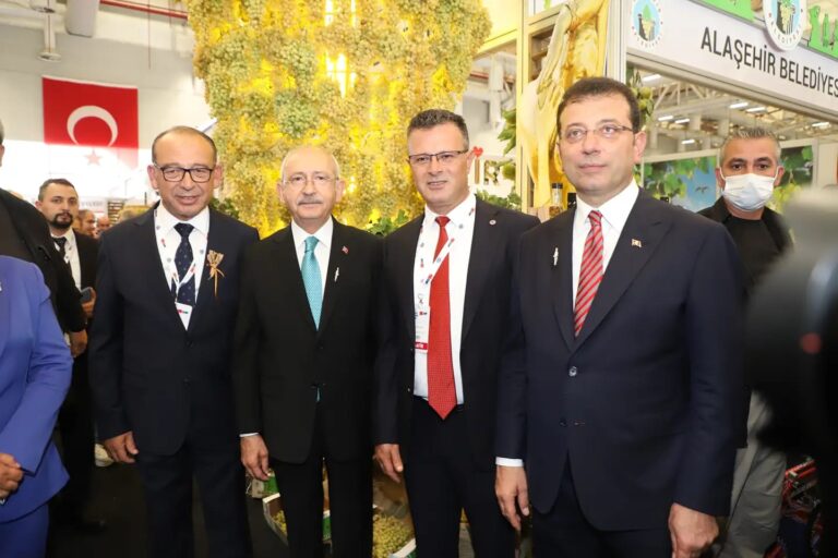 Turgutlu Belediyesine Tarımsal Kalkınma Zirvesi’nde Yoğun İlgi Turgutlu Belediyesine Tarımsal Kalkınma Zirvesi’nde Yoğun İlgi
