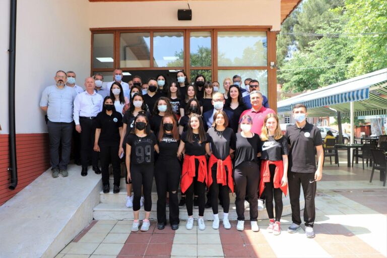 Turgutlu Belediyespor Kadın Voleybol Takımına Moral Kahvaltısı Turgutlu Belediyespor Kadın Voleybol Takımına Moral Kahvaltısı