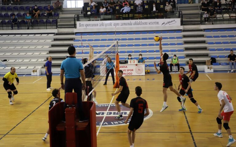 Turgutlu Belediyesi Erkek Voleybol Takımı Dördüncü Maçına Çıkıyor Turgutlu Belediyesi Erkek Voleybol Takımı Dördüncü Maçına Çıkıyor