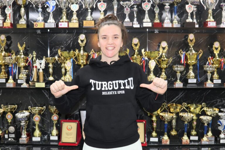 Kardelen Gezgin Turgutlu Belediyesi Kadın Basketbol’da Kardelen Gezgin Turgutlu Belediyesi Kadın Basketbol’da