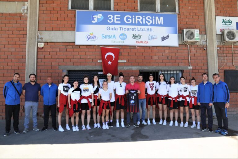Turgutlu Belediyespor Kadın Basketbol Takımından 3E Girişim Şirketine Teşekkür Ziyareti Turgutlu Belediyespor Kadın Basketbol Takımından 3E Girişim Şirketine Teşekkür Ziyareti